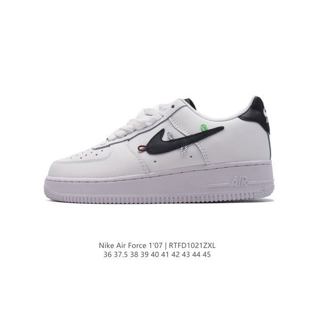 耐克 Nike Air Force 1 '07 Low 空军一号含气垫 低帮百搭厚底增高休闲运动板鞋。柔软、弹性十足的缓震性能和出色的中底设计，横跨复古与现代的