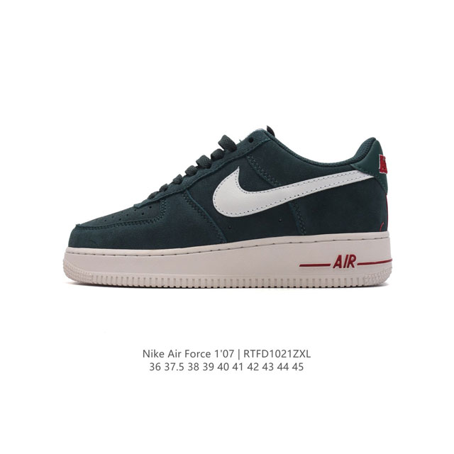 耐克 Nike Air Force 1 '07 Low 空军一号含气垫 低帮百搭厚底增高休闲运动板鞋。柔软、弹性十足的缓震性能和出色的中底设计，横跨复古与现代的