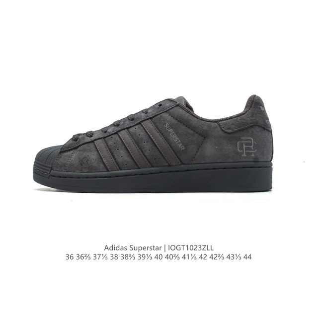 阿迪达斯 ADIDAS SUPERSTAR 三叶草经典贝壳头系列 新款休闲板鞋潮流男女士运动鞋 。鞋面柔软皮革材质 标志性的贝壳鞋头，锯齿三条纹，简约的线条。就