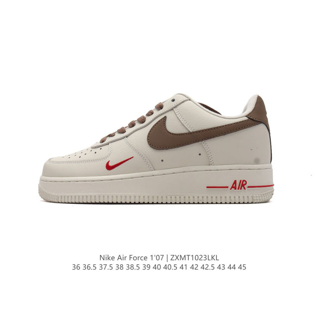 耐克 Nike Air Force 1 '07 Low 空军一号含气垫 低帮百搭厚底增高休闲运动板鞋。柔软、弹性十足的缓震性能和出色的中底设计，横跨复古与现代的