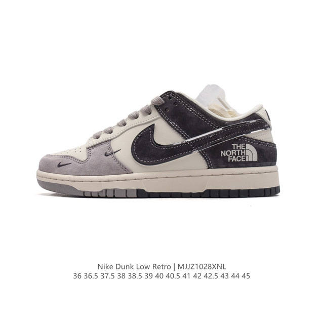 公司级 耐克 Nike Dunk Low Retro 运动鞋复古板鞋 北脸 北面 联名。作为 80 年代经典篮球鞋款，起初专为硬木球场打造，后来成为席卷街头的时