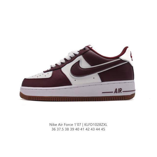 耐克 Nike Air Force 1 '07 Low 空军一号含气垫 低帮百搭厚底增高休闲运动板鞋。柔软、弹性十足的缓震性能和出色的中底设计，横跨复古与现代的