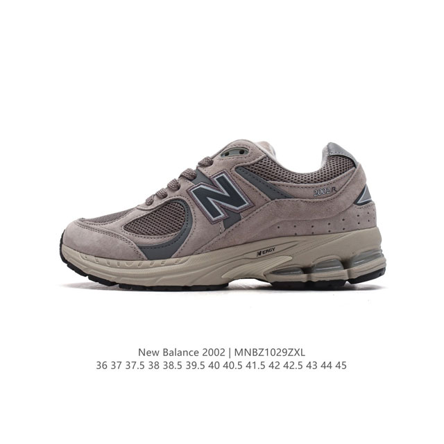 新百伦 New Balance 2002R 跑鞋 男女运动鞋厚底老爹鞋。沿袭了面世之初的经典科技，以 ENCAP 中底配以升级版 N-ERGY 缓震物料。鞋面则