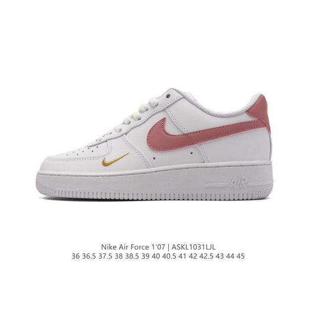 耐克 Nike Air Force 1 '07 Low 空军一号含气垫 低帮百搭厚底增高休闲运动板鞋。柔软、弹性十足的缓震性能和出色的中底设计，横跨复古与现代的