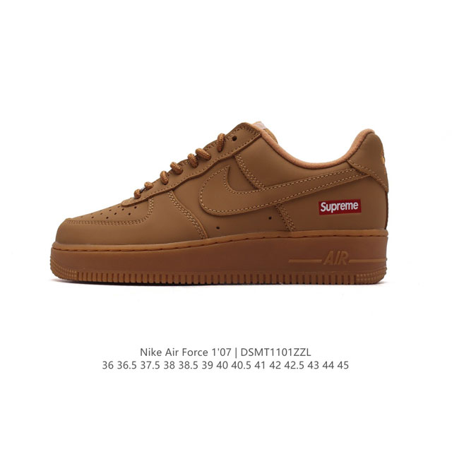 耐克 Nike Air Force 1 '07 Low 空军一号含气垫 低帮百搭厚底增高休闲运动板鞋。柔软、弹性十足的缓震性能和出色的中底设计，横跨复古与现代的