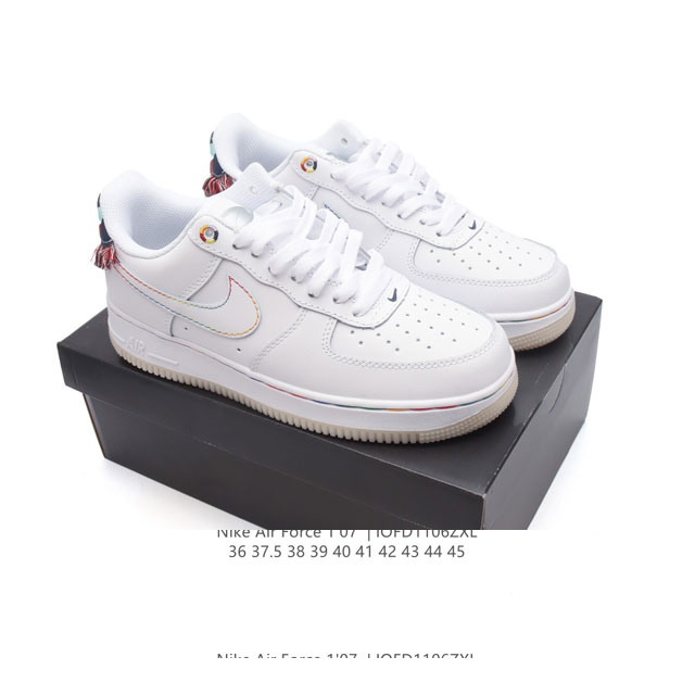 耐克 Nike Air Force 1 '07 Low 空军一号含气垫 低帮百搭厚底增高休闲运动板鞋。柔软、弹性十足的缓震性能和出色的中底设计，横跨复古与现代的