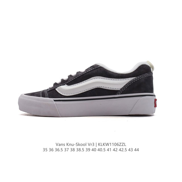 万斯 Vans Knu-Skool VR3 LX 面包鞋皮革鞋面。坎普尔 茱利安系列低帮复古硫化休闲运动板鞋“肥胖版大LOGO”要说整个年最为热门的鞋型之一，