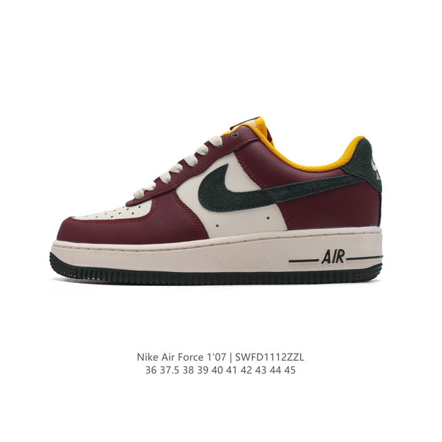 耐克 Nike Air Force 1 '07 Low 空军一号含气垫 低帮百搭厚底增高休闲运动板鞋。柔软、弹性十足的缓震性能和出色的中底设计，横跨复古与现代的