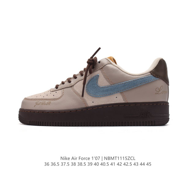 耐克 Nike Air Force 1 '07 Low 空军一号含气垫 低帮百搭厚底增高休闲运动板鞋。柔软、弹性十足的缓震性能和出色的中底设计，横跨复古与现代的