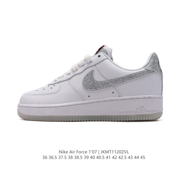 耐克 Nike Air Force 1 '07 Low 空军一号含气垫 低帮百搭厚底增高休闲运动板鞋。柔软、弹性十足的缓震性能和出色的中底设计，横跨复古与现代的