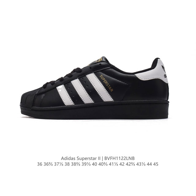 阿迪达斯 Adidas Superstar 三叶草经典贝壳头系列 新款休闲板鞋潮流男女士运动鞋 。鞋面柔软皮革材质 标志性的贝壳鞋头，锯齿三条纹，简约的线条。就