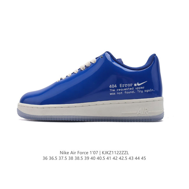 耐克 Nike Air Force 1 '07 Low 空军一号含气垫 低帮百搭厚底增高休闲运动板鞋。柔软、弹性十足的缓震性能和出色的中底设计，横跨复古与现代的