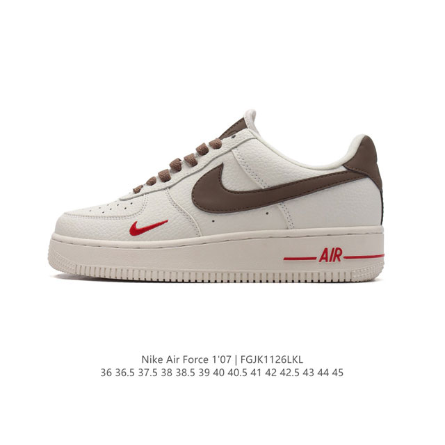 耐克 Nike Air Force 1 '07 Low 空军一号含气垫 小白鞋 低帮百搭厚底增高休闲运动板鞋。柔软、弹性十足的缓震性能和出色的中底设计，横跨复古