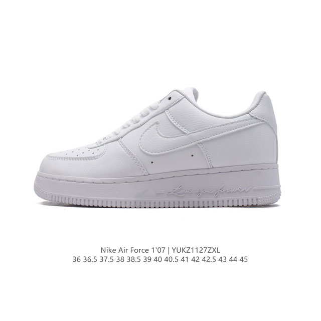 耐克 Nike Air Force 1 '07 Low 空军一号含气垫 小白鞋 低帮百搭厚底增高休闲运动板鞋。柔软、弹性十足的缓震性能和出色的中底设计，横跨复古