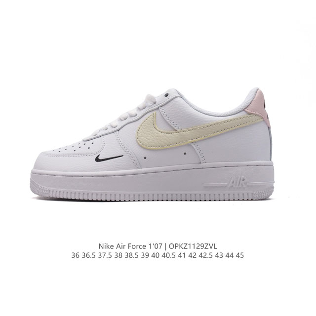 耐克 Nike Air Force 1 '07 Low 空军一号含气垫 小白鞋 低帮百搭厚底增高休闲运动板鞋。柔软、弹性十足的缓震性能和出色的中底设计，横跨复古