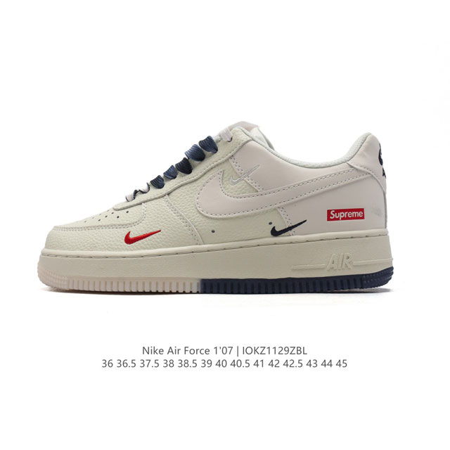 公司级 耐克 Nike Air Force 1 '07 Low 空军一号含气垫 低帮百搭厚底增高休闲运动板鞋。柔软、弹性十足的缓震性能和出色的中底设计，横跨复古