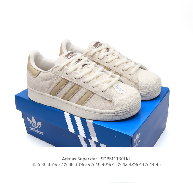 阿迪达斯 新款 Adidas Superstar 三叶草 经典贝壳头系列 新款休闲板鞋潮流男女士运动鞋 。鞋面柔软织物材质 标志性的贝壳鞋头，锯齿三条纹，简约的