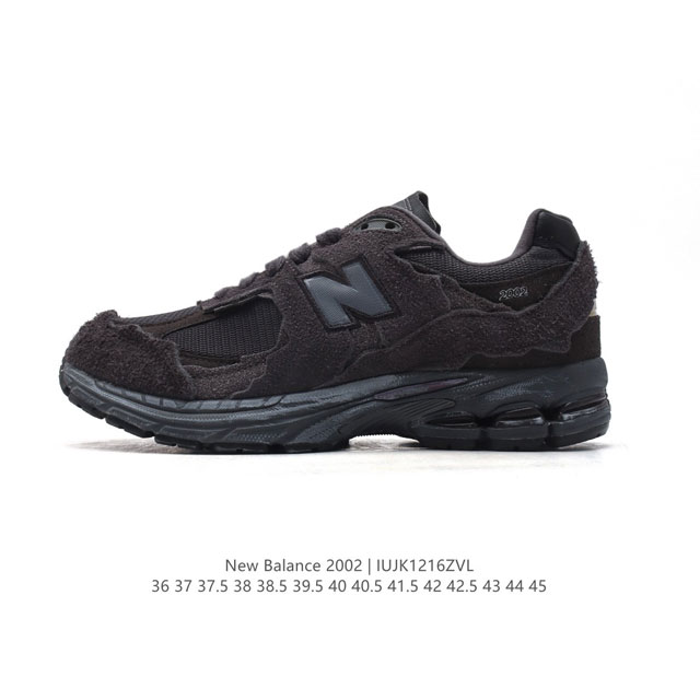 新百伦 New Balance 2002R 跑鞋 男女运动鞋厚底老爹鞋。沿袭了面世之初的经典科技，以 Encap 中底配以升级版 N-Ergy 缓震物料。鞋面则