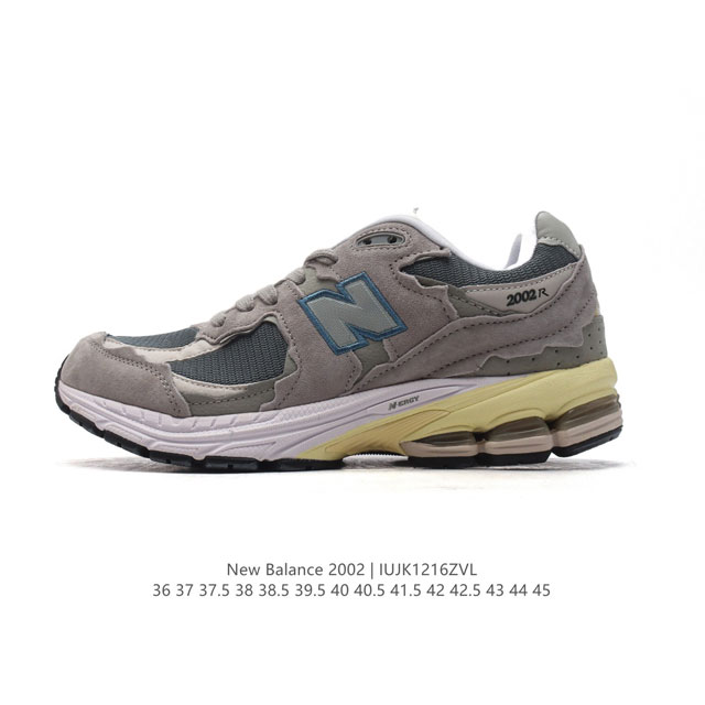 新百伦 New Balance 2002R 跑鞋 男女运动鞋厚底老爹鞋。沿袭了面世之初的经典科技，以 Encap 中底配以升级版 N-Ergy 缓震物料。鞋面则