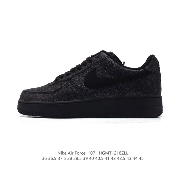 特价 耐克 Nike Air Force 1 '07 Low 空军一号含气垫 小白鞋 低帮百搭厚底增高休闲运动板鞋。柔软、弹性十足的缓震性能和出色的中底设计，横