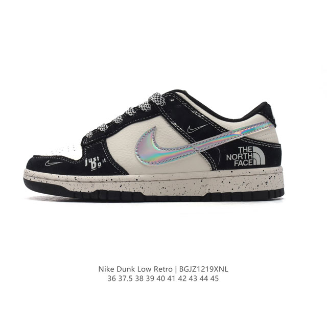 公司级 耐克 Nike Dunk Low Retro 运动鞋复古板鞋 北脸 北面联名。作为 80 年代经典篮球鞋款，起初专为硬木球场打造，后来成为席卷街头的时尚