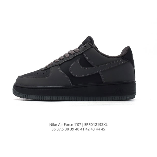 耐克 Nike Air Force 1 '07 Low 空军一号含气垫 小白鞋 低帮百搭厚底增高休闲运动板鞋。柔软、弹性十足的缓震性能和出色的中底设计，横跨复古