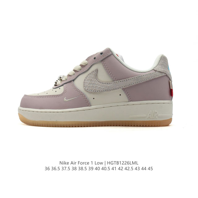 耐克nike Air Force 1 Low 空军一号 Af1 低帮百搭厚底增高休闲运动板鞋。柔软、弹性十足的缓震性能和出色的中底设计，横跨复古与现代的外型结合