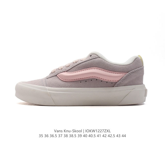 万斯 Vans Knu-Skool Vr3 Lx 面包鞋皮革鞋面。坎普尔 茱利安系列低帮复古硫化休闲运动板鞋“肥胖版大logo”要说整个年最为热门的鞋型之一，