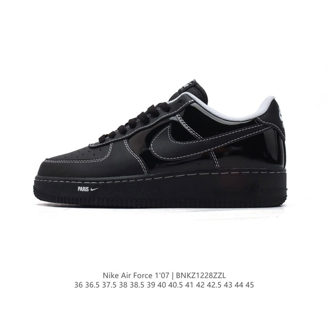 耐克nike Air Force 1 Low 空军一号 Af1 小白鞋 低帮百搭厚底增高休闲运动板鞋。柔软、弹性十足的缓震性能和出色的中底设计，横跨复古与现代的