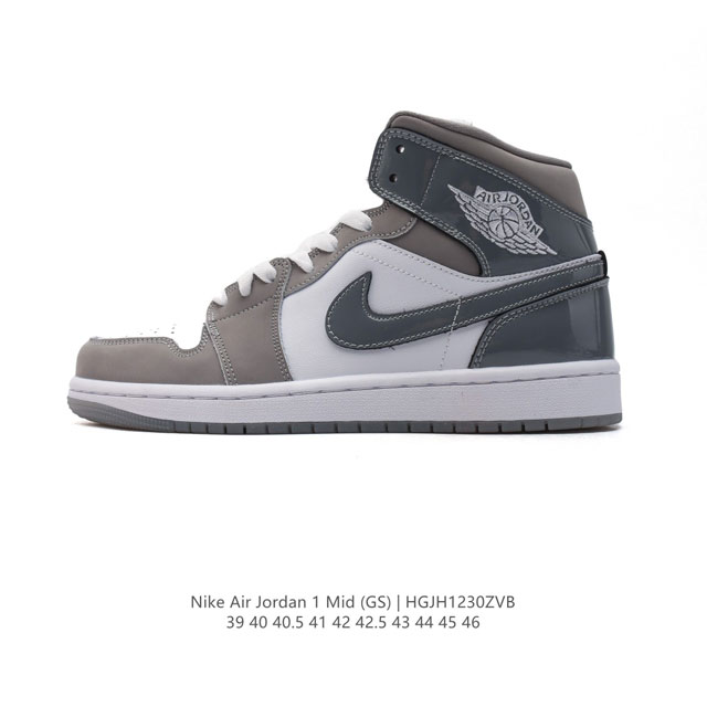 公司级 耐克 Nike Air Jordan 1 Mid 男子篮球鞋时尚轻盈板鞋aj1乔1运动鞋 乔丹一代 高帮复古休闲篮球鞋 。Air Jordan 1 Mi