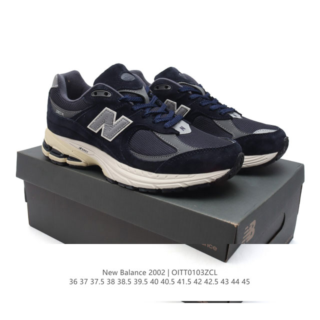 新百伦 New Balance 2002R 跑鞋 男女运动鞋厚底老爹鞋。沿袭了面世之初的经典科技，以 Encap 中底配以升级版 N-Ergy 缓震物料。鞋面则