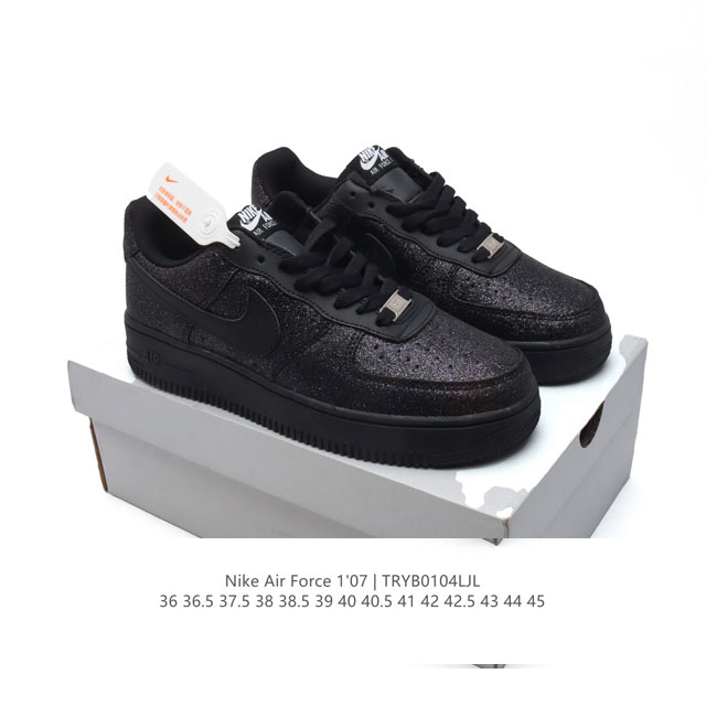 耐克 Nike Air Force 1 '07 Low 空军一号含气垫 小白鞋 低帮百搭厚底增高休闲运动板鞋。柔软、弹性十足的缓震性能和出色的中底设计，横跨复古