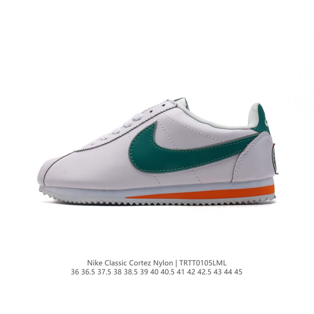 Nike Classic Cortez Nylon 耐克阿甘鞋男女子运动鞋。秉承元年款经典风格，糅合防水鞋面设计，令双足保持干爽舒适。防水锦纶鞋面强势抵御风雨侵