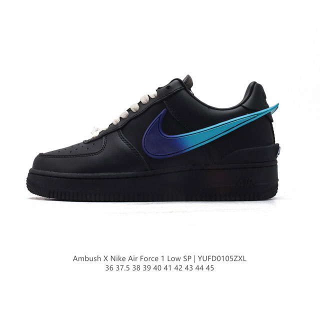 耐克 空军一号 Af1 低帮休闲板鞋 Ambush X Nk Air Force 7 Low Sp 空军一号联名标志性的swoosh延伸至鞋跟之外，鞋舌和鞋垫上