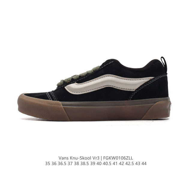 万斯 Vans Knu-Skool Vr3 Lx 面包鞋皮革鞋面。坎普尔 茱利安系列低帮复古硫化休闲运动板鞋“肥胖版大logo”要说整个年最为热门的鞋型之一，