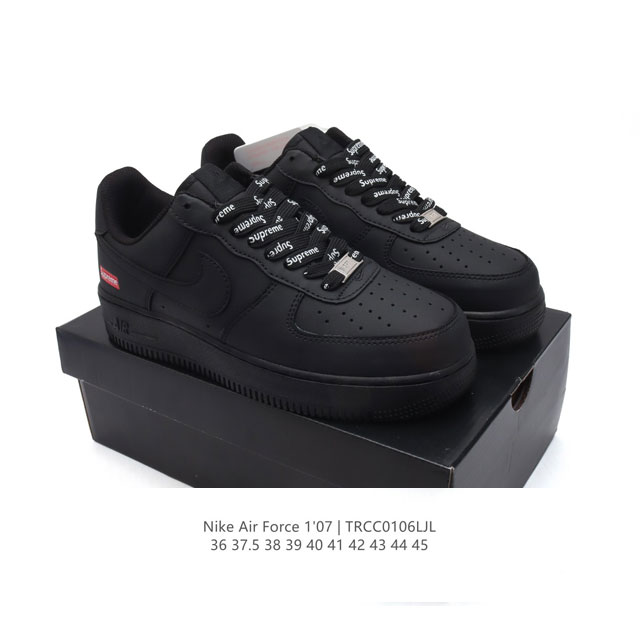 耐克 Nike Air Force 1 '07 Low 空军一号含气垫 低帮百搭厚底增高休闲运动板鞋。柔软、弹性十足的缓震性能和出色的中底设计，横跨复古与现代的