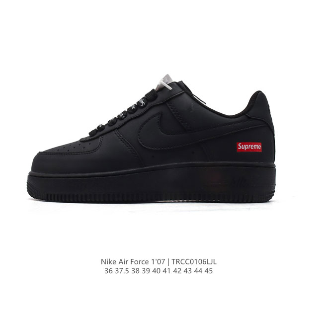 耐克 Nike Air Force 1 '07 Low 空军一号含气垫 低帮百搭厚底增高休闲运动板鞋。柔软、弹性十足的缓震性能和出色的中底设计，横跨复古与现代的