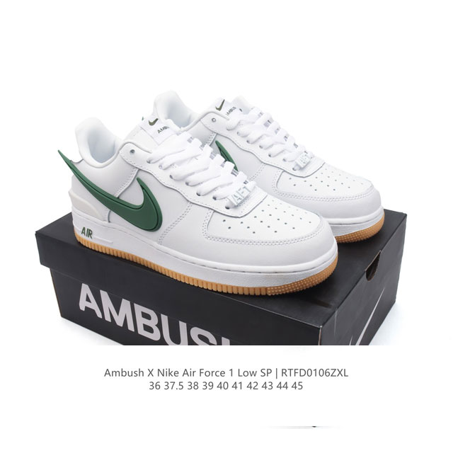 耐克 空军一号 Af1 低帮休闲板鞋 Ambush X Nk Air Force 7 Low Sp 空军一号联名标志性的swoosh延伸至鞋跟之外，鞋舌和鞋垫上