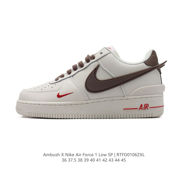 耐克 空军一号 Af1 低帮休闲板鞋 Ambush X Nk Air Force 7 Low Sp 空军一号联名标志性的swoosh延伸至鞋跟之外，鞋舌和鞋垫上