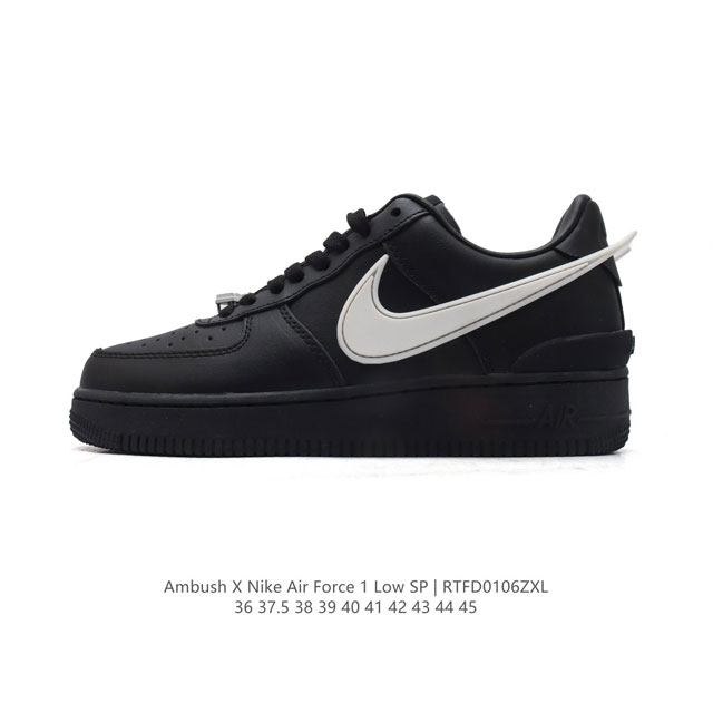 耐克 空军一号 Af1 低帮休闲板鞋 Ambush X Nk Air Force 7 Low Sp 空军一号联名标志性的swoosh延伸至鞋跟之外，鞋舌和鞋垫上