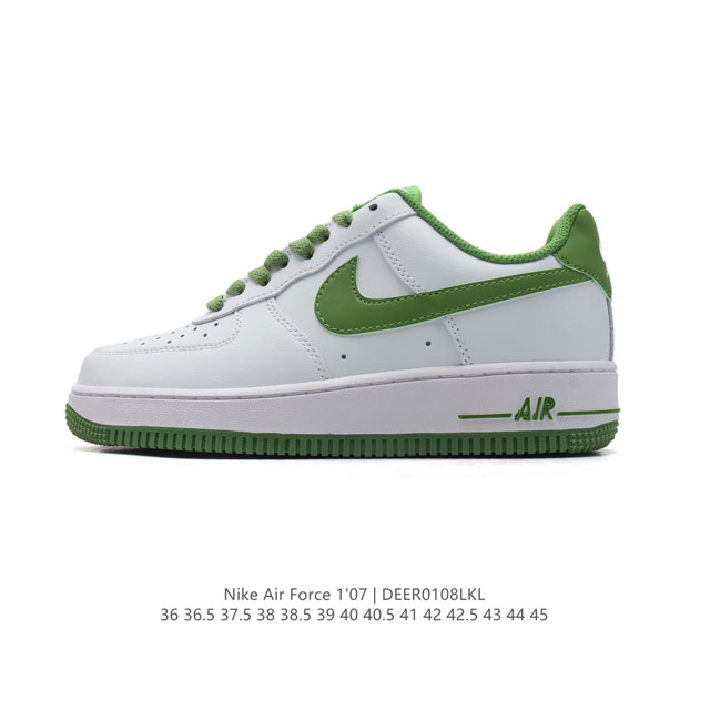 耐克 Nike Air Force 1 '07 Low 空军一号含气垫 低帮百搭厚底增高休闲运动板鞋。柔软、弹性十足的缓震性能和出色的中底设计，横跨复古与现代的