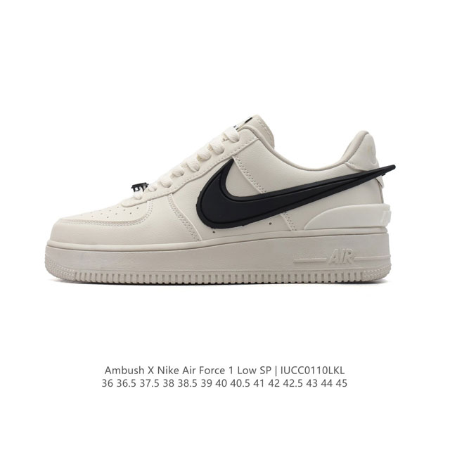 耐克 空军一号 Af1 低帮休闲板鞋 Ambush X Nk Air Force 1'07 Low Sp 空军一号联名 标志性的swoosh延伸至鞋跟之外，鞋舌