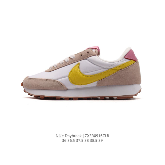 Nike 耐克 Nike Daybreak Sp破晓系列华夫复古休闲运动慢跑鞋女子运动鞋。采用翻毛麂皮拼接牛津布面材质，其鞋面做工精细，脚感轻盈，具有良好的透气 - 点击图像关闭