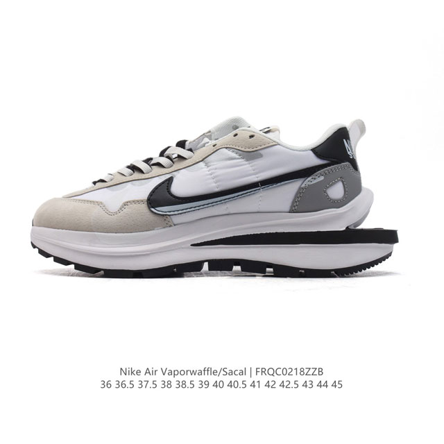 耐克 Sacai X Nike Vaporwaffle 华夫三代3.0 走秀重磅联名款厚底增高运动鞋 。鞋款由Pegasus与Vaporfly两款鞋型的设计元素