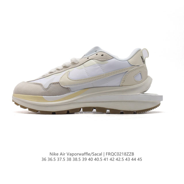 耐克 Sacai X Nike Vaporwaffle 华夫三代3.0 走秀重磅联名款厚底增高运动鞋 。鞋款由Pegasus与Vaporfly两款鞋型的设计元素