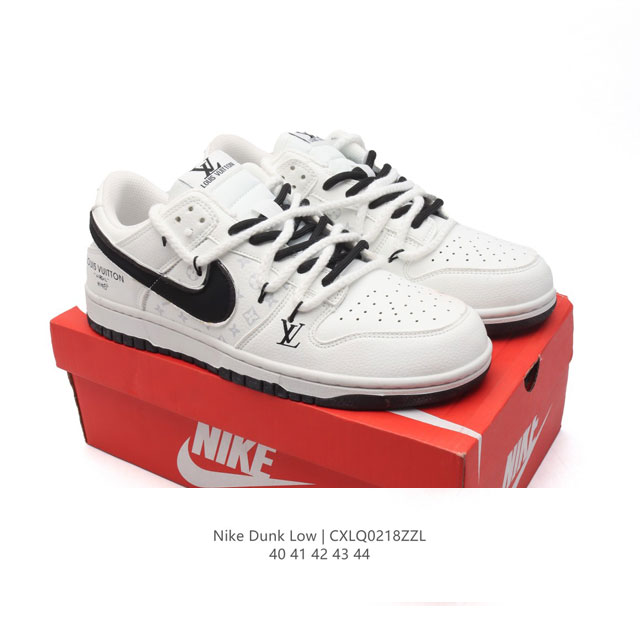 耐克 Nike Dunk Low Retro 运动鞋复古板鞋 解构绑带双鞋带，作为 80 年代经典篮球鞋款，起初专为硬木球场打造，后来成为席卷街头的时尚标杆，现