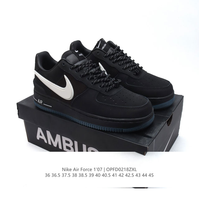 耐克 空军一号 Af1 低帮休闲板鞋 Ambush X Nk Air Force 1'07 Low Sp 空军一号联名标志性的Swoosh延伸至鞋跟之外，鞋舌和