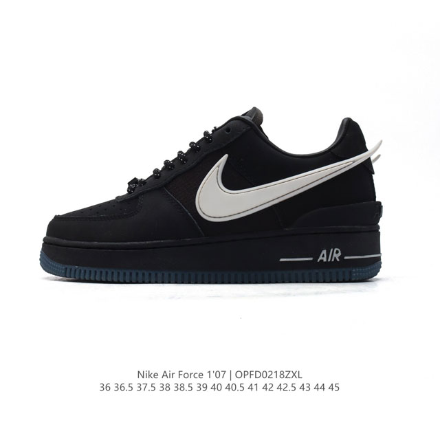 耐克 空军一号 Af1 低帮休闲板鞋 Ambush X Nk Air Force 1'07 Low Sp 空军一号联名标志性的Swoosh延伸至鞋跟之外，鞋舌和