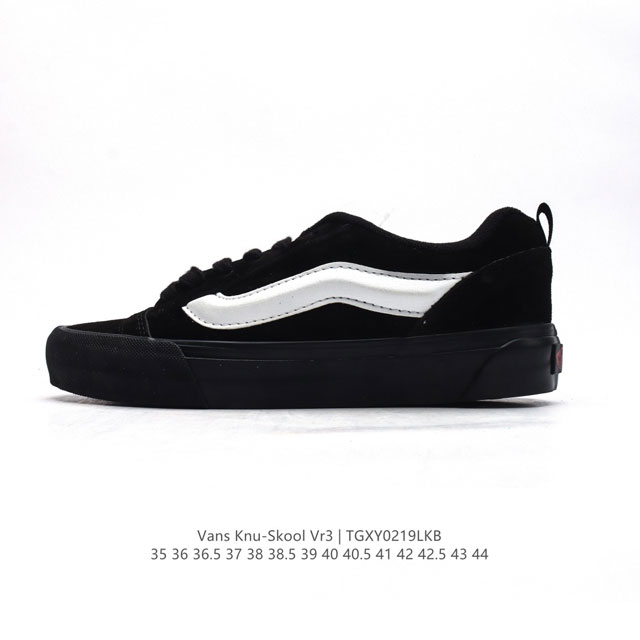 万斯 Vans Knu-Skool Vr3 Lx 面包鞋皮革鞋面。坎普尔 茱利安系列低帮复古硫化休闲运动板鞋“肥胖版大Logo”要说整个年最为热门的鞋型之一，