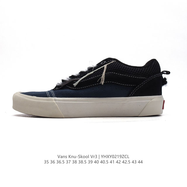 万斯 Vans Knu-Skool Vr3 Lx 面包鞋皮革鞋面。坎普尔 茱利安系列低帮复古硫化休闲运动板鞋“肥胖版大Logo”要说整个年最为热门的鞋型之一，